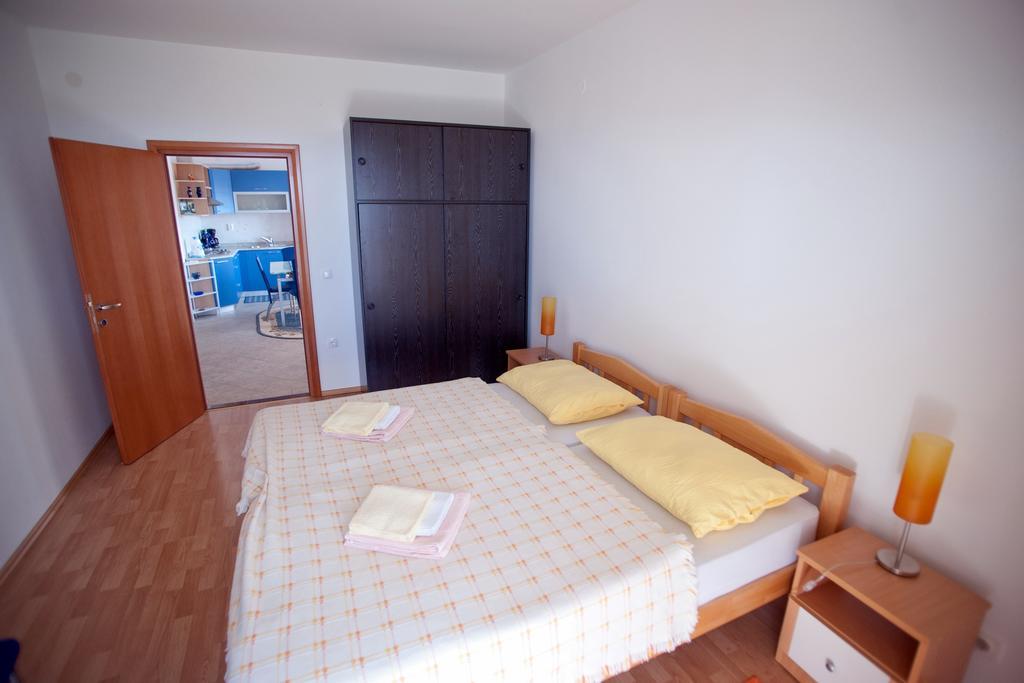Apartment Marinic *